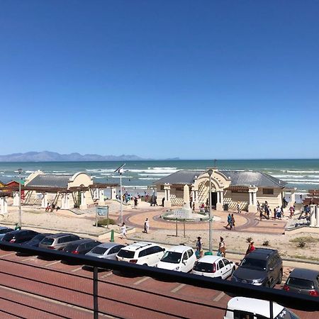 At The Beach - Muizenberg Cidade Do Cabo Exterior foto