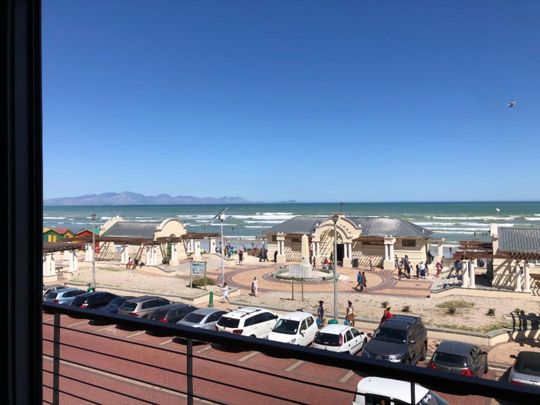 At The Beach - Muizenberg Cidade Do Cabo Exterior foto